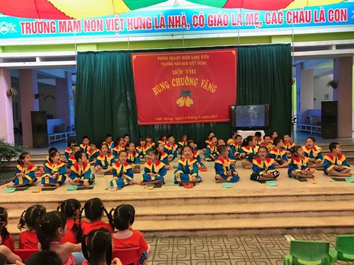 Trường MN Việt Hưng tổ chức hội thi   Rung chuông vàng  .